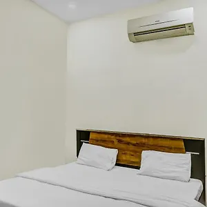 Capital O 85365 Tejas Inn 3*, Varanasi India